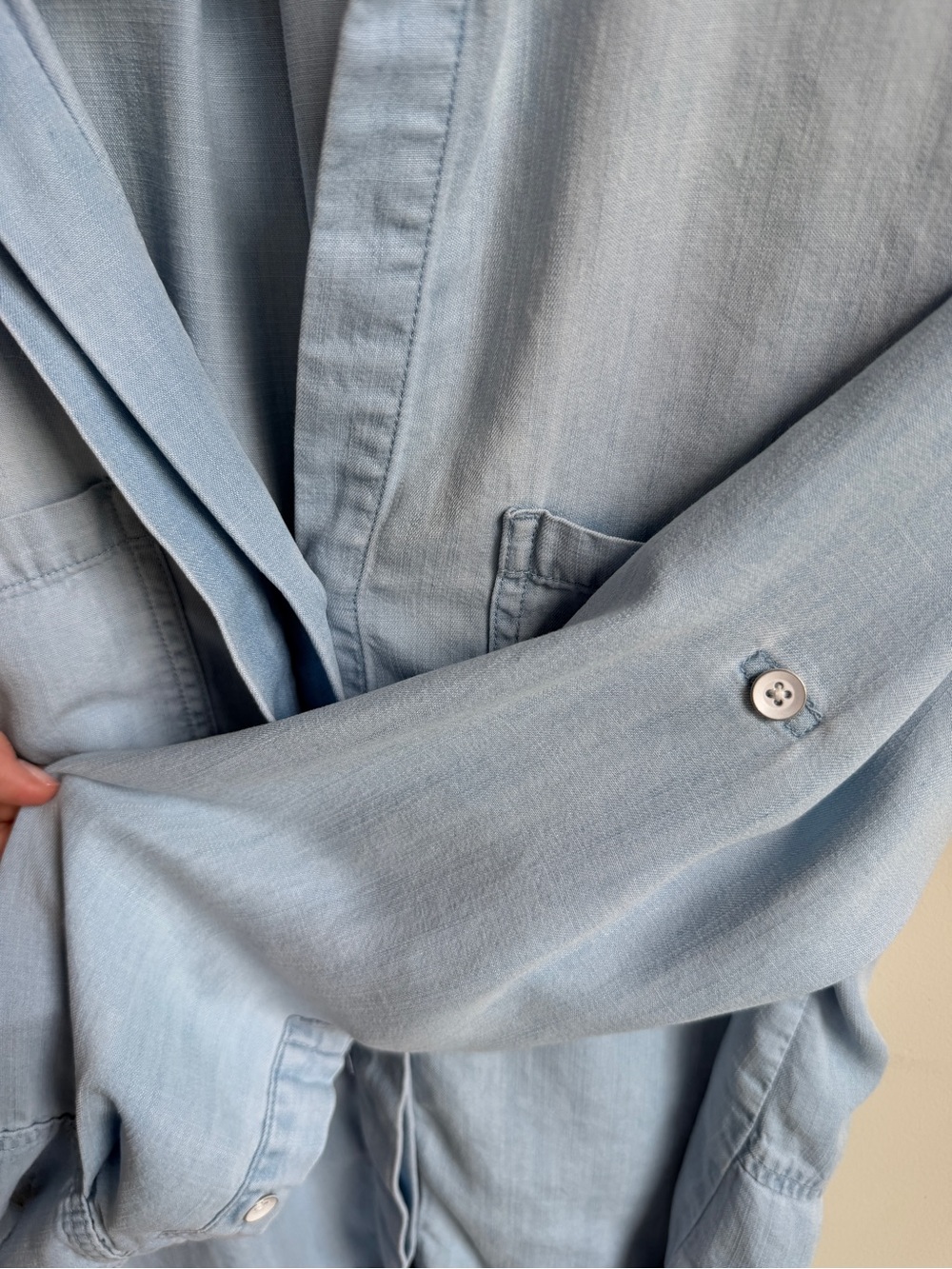 Cloth and Stone Lyocell Roll Sleeve Chambray Button Down Shirt Womens S - Picture 4 of 8